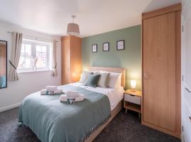 Stylish 3-bed Gloucester house with Free Driveway Parking for 2 cars, hotel v destinaci Gloucester