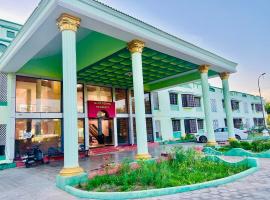 Mookambigai Residency, hotel v destinaci Tirukkadaiyūr