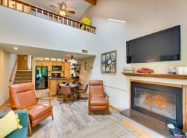 Updated Galena Home Near Ski Area and Owners Club、ガリーナのホテル