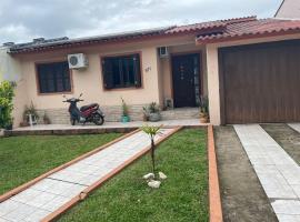 Casa em São Gabriel com piscina、サン・ガブリエウのホテル