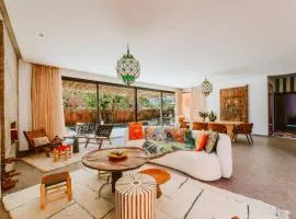 Villa - Piscine chauffée sur demande et gouvernante