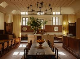 H&ocirc;tel du Couvent, a Luxury Collection Hotel, Nice，尼斯的附設泳池的飯店