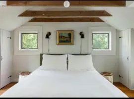 Private Creek and Large Yard at the Coziest Cabin in the Catskills