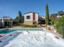 Encantadora villa con piscina climatizada marzo 2026: Sant Antoni de Calonge'de bir otel