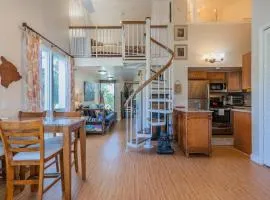 Makani Moana Loft - Golf Course View - North Shore - Sleeps 2