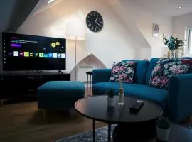 Luxury 3 Bed City Centre Apartment - Free Parking