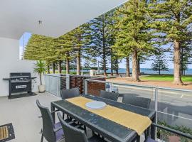 Luxury beachfront apartment at The Breeze - Free Wifi