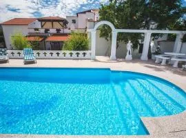 Awesome Apartment In Kampor With Sauna