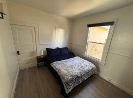 Midtown Hideaway 1 BR Nest, golfový hotel v destinaci Reno