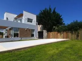 casa 4 ambientes con pileta y parque