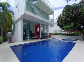 ESPECTACULAR CASA QUINTA EN MELGAR con PISCINA PRIVADA, ξενοδοχείο σε Carmen de Apicala