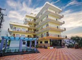 Hotel Dream Basanti !! BeachFront !! Family Resort !!