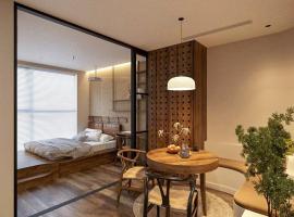 Skylux homestay Ecopark Hung Yen - Swanlake Onsen, hotel in Hưng Yên