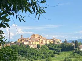 La Lucciola, hotel v destinaci Lari