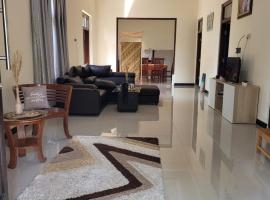 Guest House Griya Mundu Kerten, khách sạn ở Bonorejo