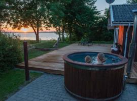 Cottage With Panoramic View Of Lammefjorden, hotel v destinaci Holbaek