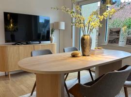 Deluxe-Family Apartment mit Terrasse, Küche & Parkplatz, hotel in Offenburg