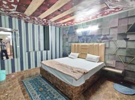 TEJAS HOMESTAY JUST 2 MINUTES from GOLDEN TEMPLE, homestay in Amritsar
