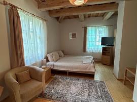 In heart of Trakai you'll find authentic Karaim house, hotel v destinaci Trakai
