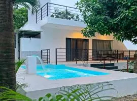 Designer Villa "Sunset Hills" with Pool