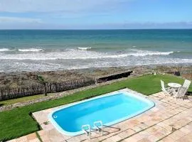 Casa Jangada - Incrível vista mar com Piscina e a melhor localização na Beira Mar da Taíba