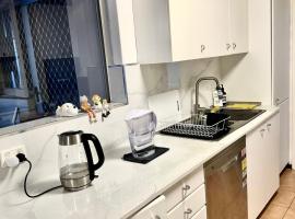 Cozy room near CBD airport, homestay in Perth