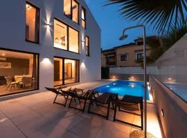 Charming Villa Magnifica with heated pool for 8