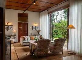 Tathya Hills - Luxe Garden Retreat In The Hills