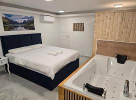 Edy Deluxe Room - Sauna & Jacuzzi, ξενοδοχείο στο Ζάγκρεμπ