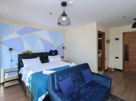 Stylish Studio Apartment with balcony
