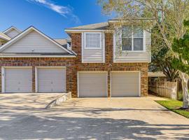 6 Mi to Texas AandM Home with Fenced-In Yard, hotel v destinaci College Station