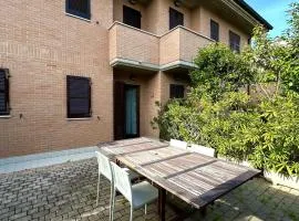 Sirolo, trilocale con giardino - S336