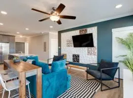 Stunning Nations Condo Minutes from Broadway
