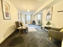 Cosy Stays in Ashford Large 2 Bedroom Apartment