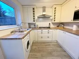 Haven lovely home just off M20 in great area & parking
