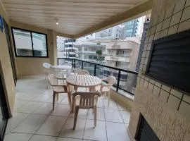 Apto Meia Praia - Itapema 130m do mar com roupa de cama e toalhas