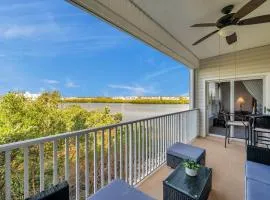 Mariners Pointe 702