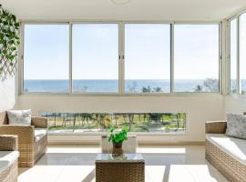 Luxury Ocean View Condo in Santo Domingo, hotel in La Francia