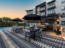 Luxurious New Unit 1Bd1Ba Pool, Golf Sim
