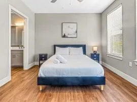 Fascinating 2BD 2BA w Beautiful Pool in Fort Worth