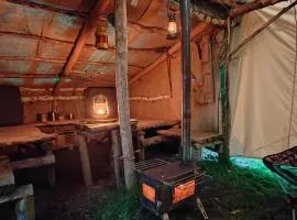 Au Pied Du Trieu, The Shelter