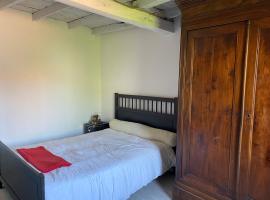 Chez Ashley, ubytování v soukromí v destinaci Lissac