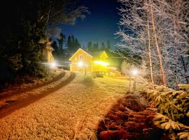 The Nordby Cabin - 3 minutes from E6, hotel v destinaci Strömstad