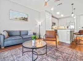 Captivating 1BD1BA Beautiful Pool in Fort Worth