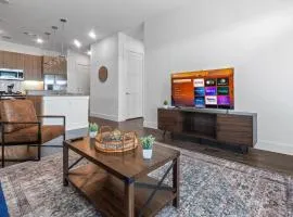 Lavish Escape 1Bd1Ba Pool w Golf Sim