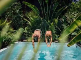 Kanoa Lodge - Adults and 18 plus only