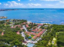Beachside Condo Walk To Sand, Pool & Hot Tub