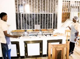 Latitude Lukozi Hotel, hotel v mestu Manga