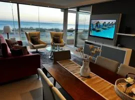 LUMIERE FRENTE al MAR un verdadero lujo con vista a los mejores atardeceres 2 dormitorios 3 baños cocina definida 2 balcones cochera y amenities