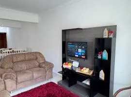 Apto das Orquídeas- 3 Quartos - Apto espaçoso,confortável com 2 sacadas de frente para avenida principal!